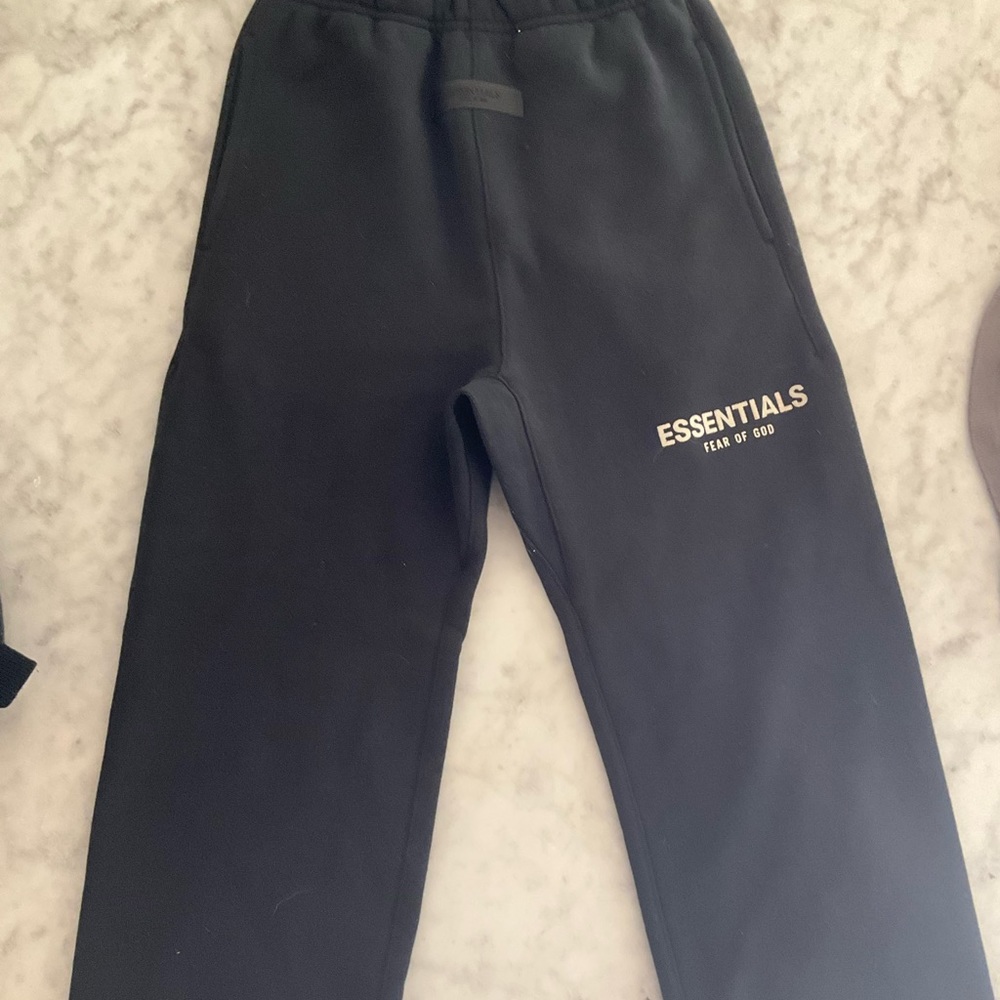 FEAR OF GOD ESSENTIALS Big Kids’ relaxed SWEATPANTS, size 8. NWOT